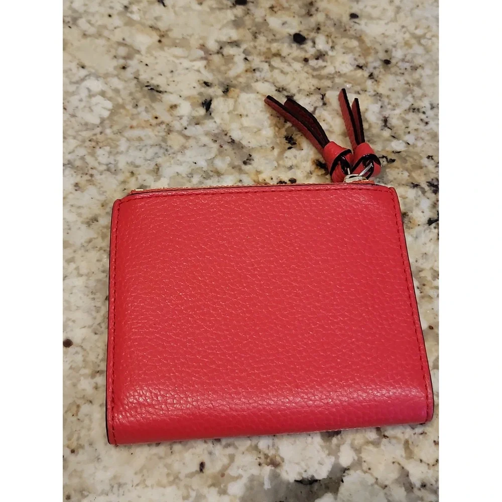 kate spade new york Women's Solid Logo L-Zip Bifold Wallet Red ID Window